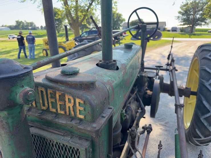 john-deere-b-image-9