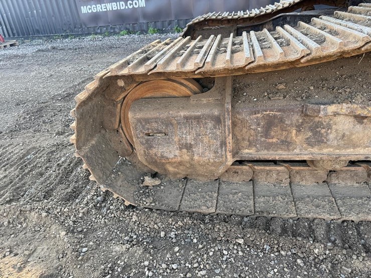 deere-200c-lc-image-16