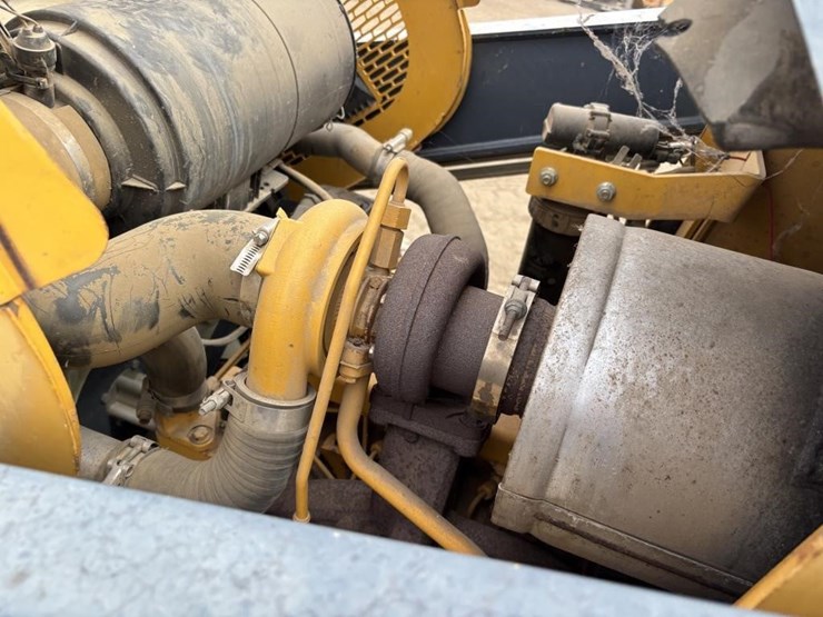 2013-deere-210k-ep-image-55