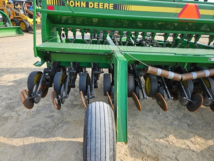 john-deere-750-image-54