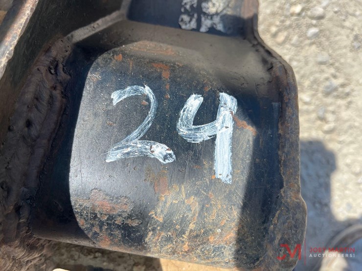2017-caterpillar-305.5e2-cr-image-5