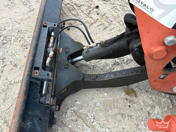 2012-ditch-witch-rt80-image-17