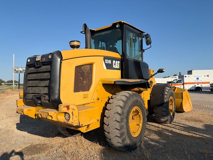 2015-caterpillar-924k-image-8