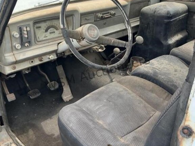 1966-jeep-gladiator-image-14