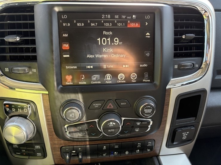 2017-ram-1500-laramie-image-38