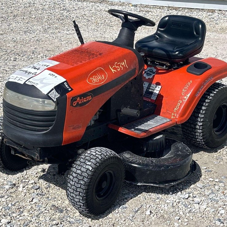 2013 Ariens 40in Riding Mower