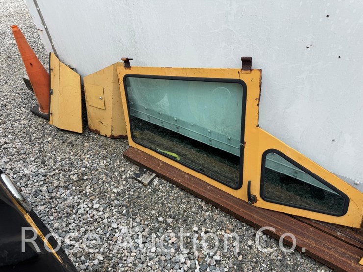 ford-f555b-backhoe-loader-enclosed-cab-(richmond,-va)-image-27