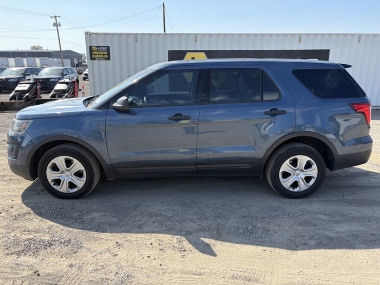 2017-ford-explorer-image-7