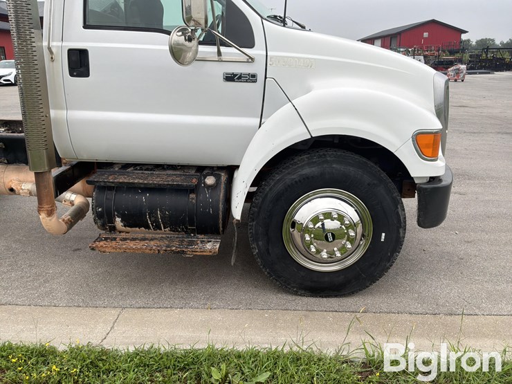 2006-ford-f750-image-18