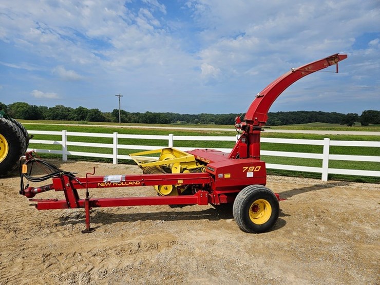 2018-new-holland-790-image-2