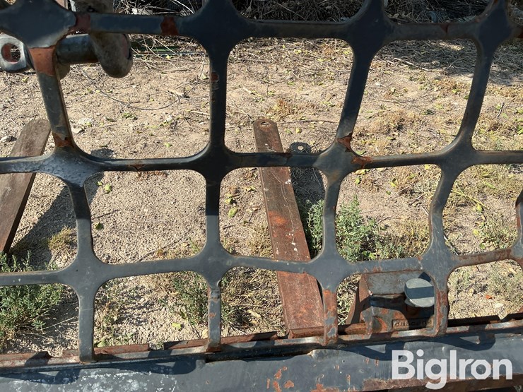 bobcat-pallet-forks-image-12