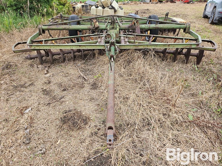 john-deere-12-image-2