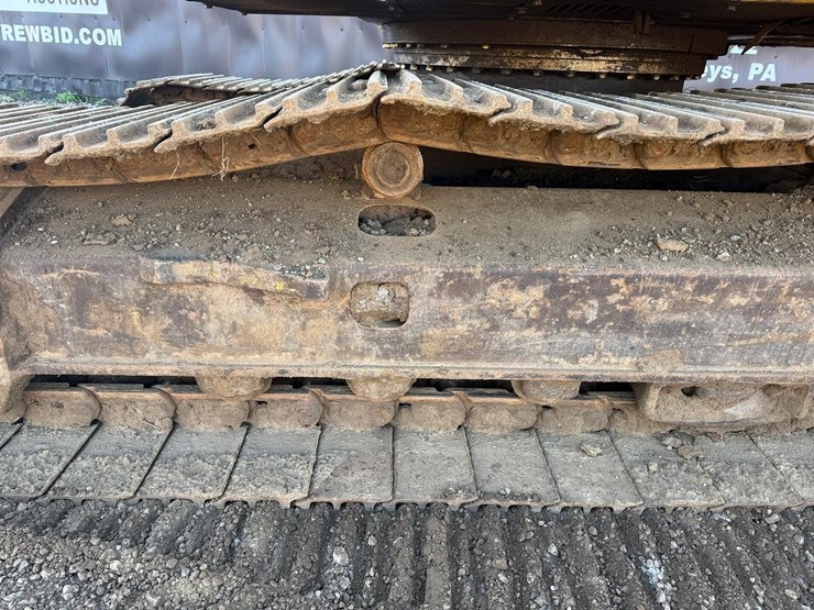 deere-200c-lc-image-17