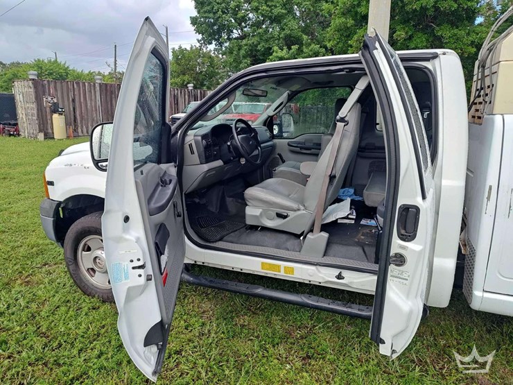 2006-ford-f350-image-13