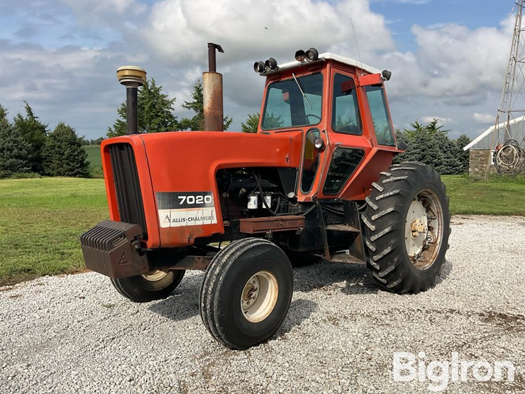 1978-allis-chalmers-7020-image-1