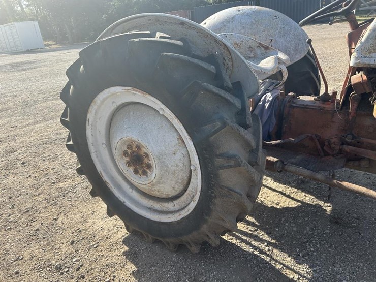 ford-tractor-image-16
