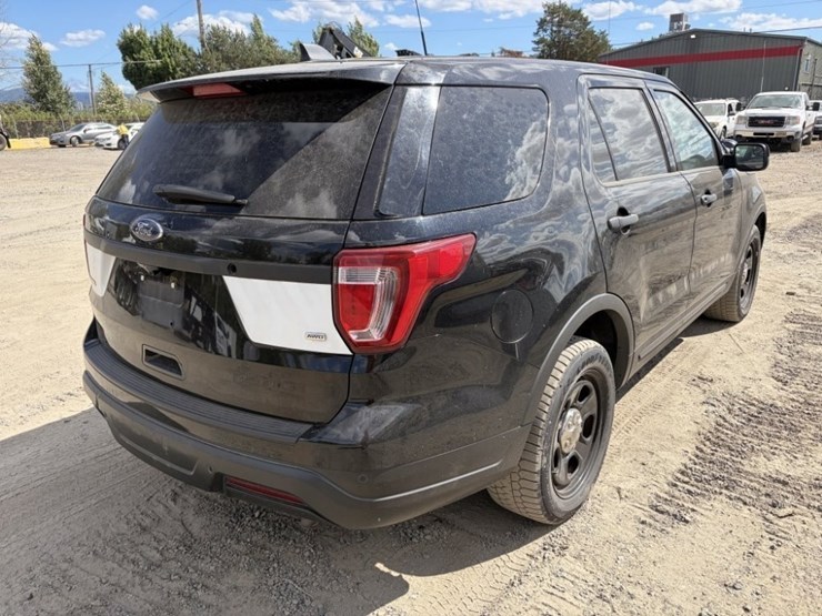 2018-ford-explorer-image-4
