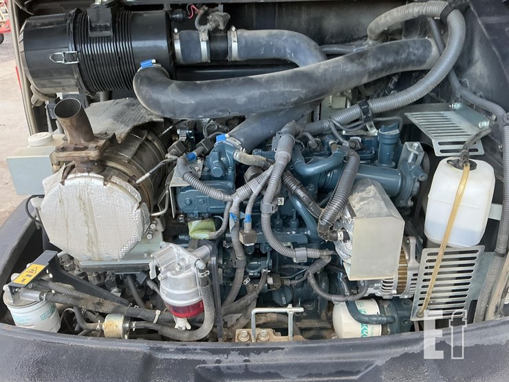 2021-kubota-r540-image-17