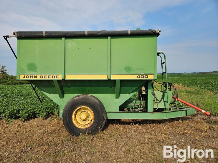 john-deere-400-image-4