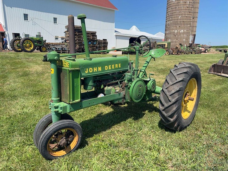 john-deere-b-image-1