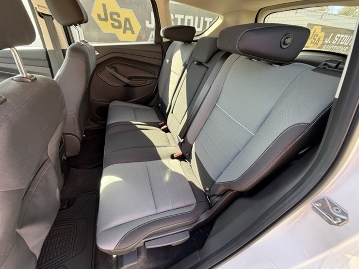 2015-ford-escape-se-image-21