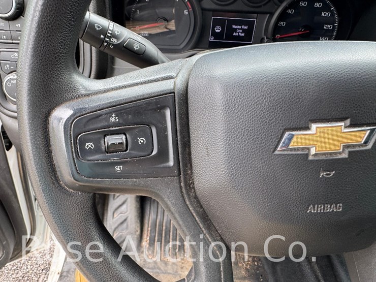 2022-chevrolet-3500-image-25