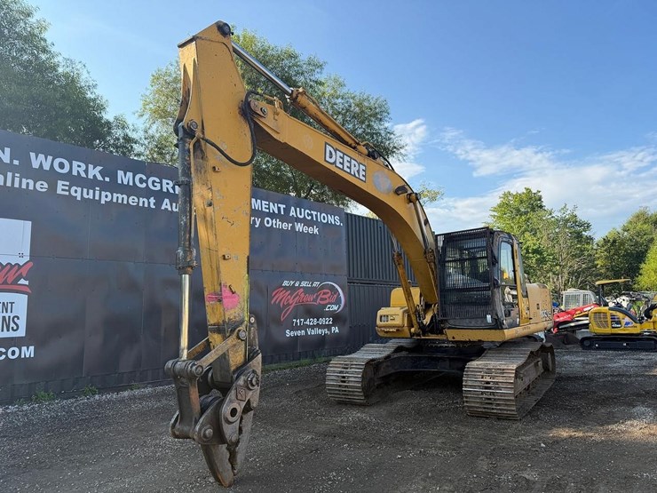 deere-200c-lc-image-7
