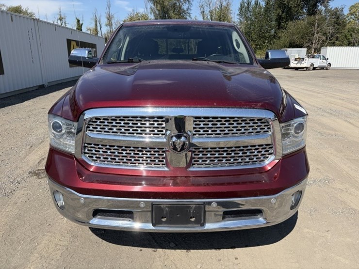 2017-ram-1500-laramie-image-8
