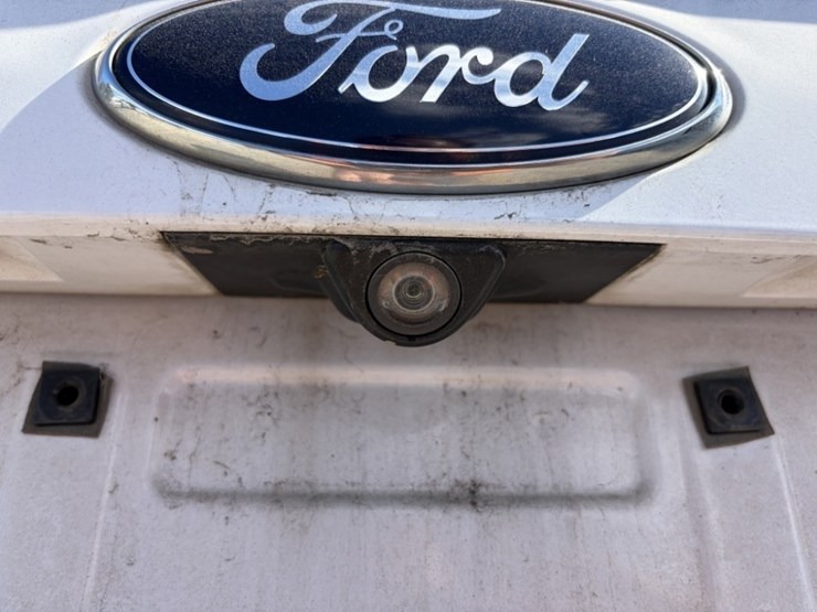 2015-ford-escape-se-image-19