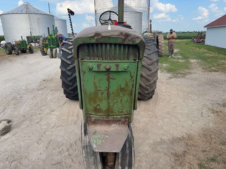 john-deere-3010-image-9