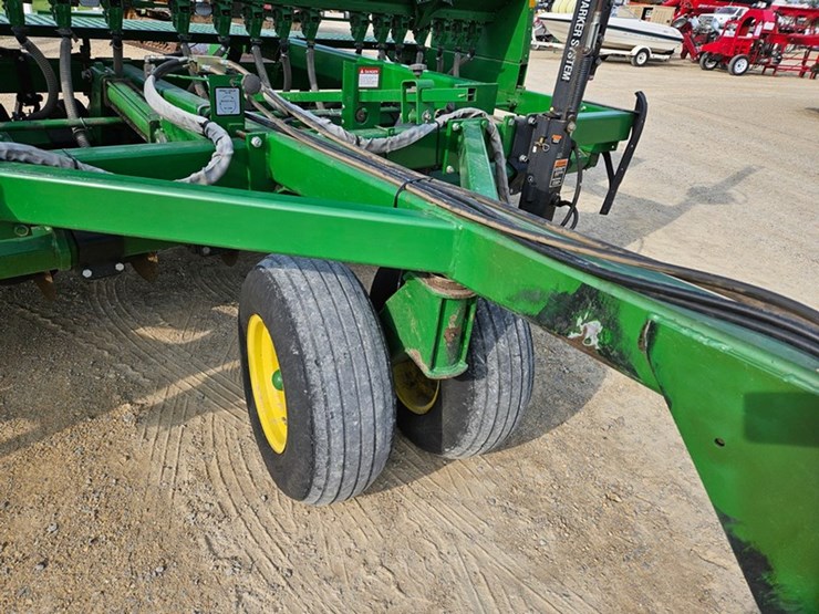 john-deere-750-image-18