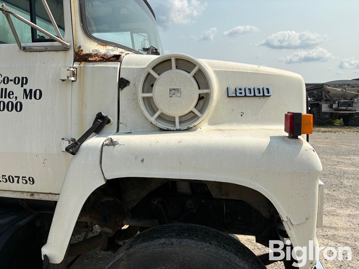 1995-ford-ln8000-image-18