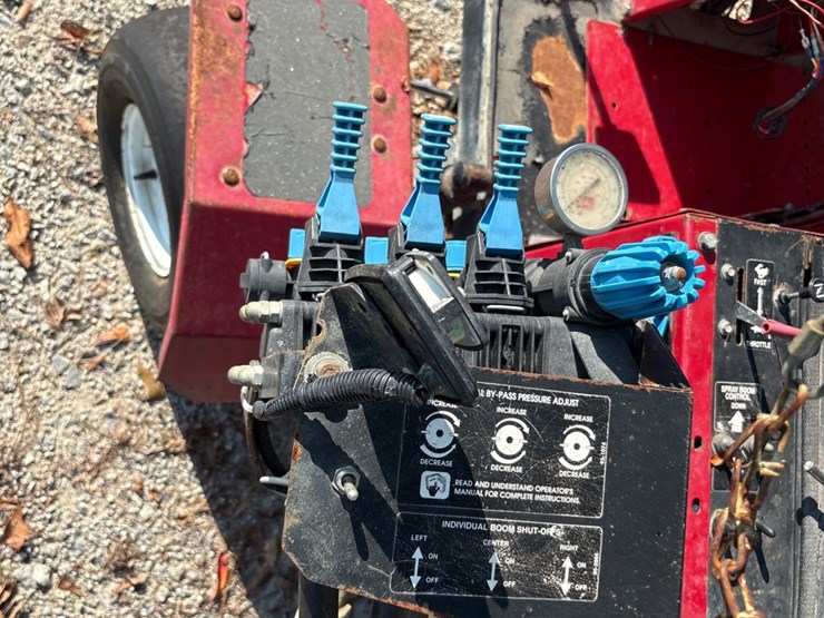 #1053-•-toro-1100-sprayer-image-9