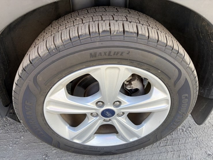 2015-ford-escape-se-image-17