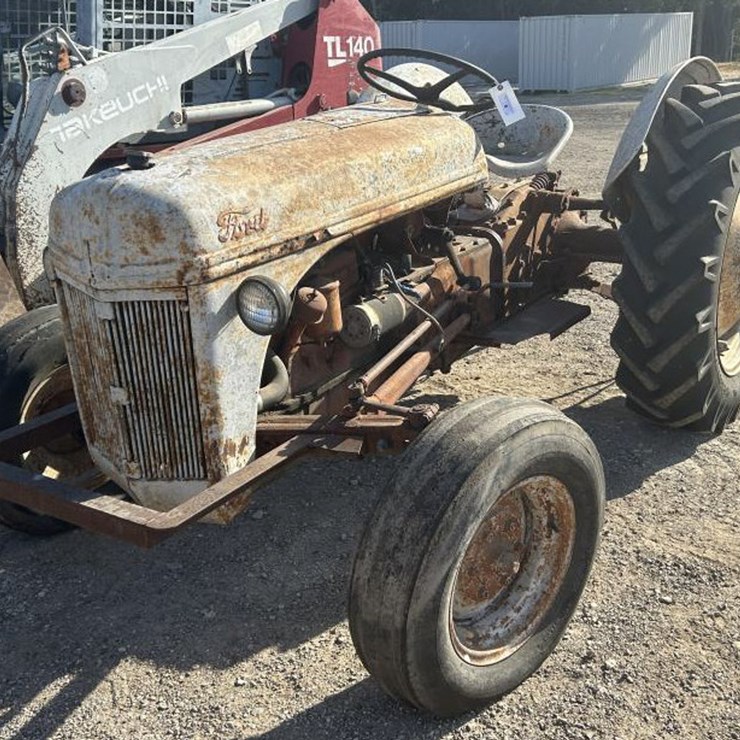 FORD TRACTOR