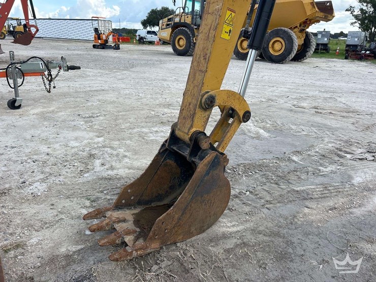 2018-caterpillar-305.5e2-image-8