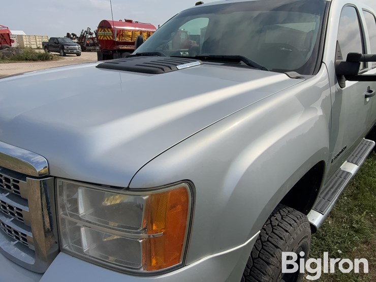 2012-gmc-2500-image-11