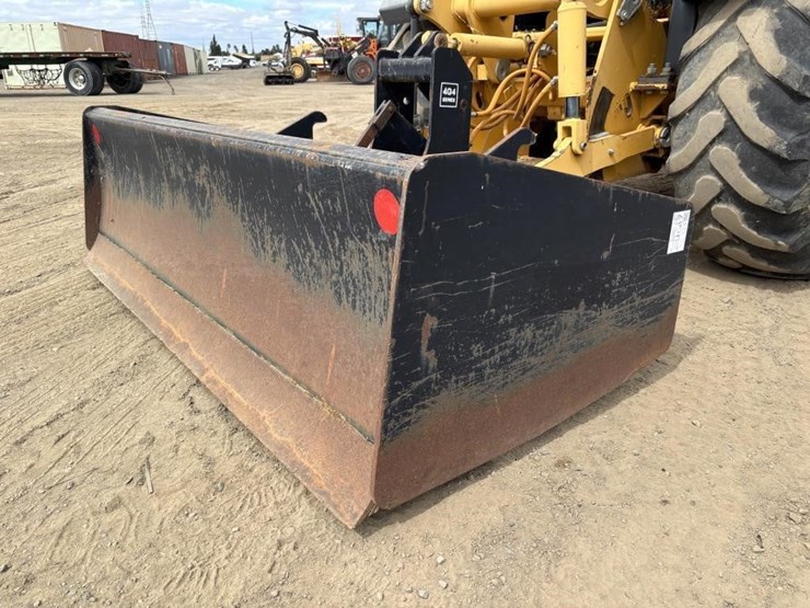 2013-deere-210k-ep-image-18