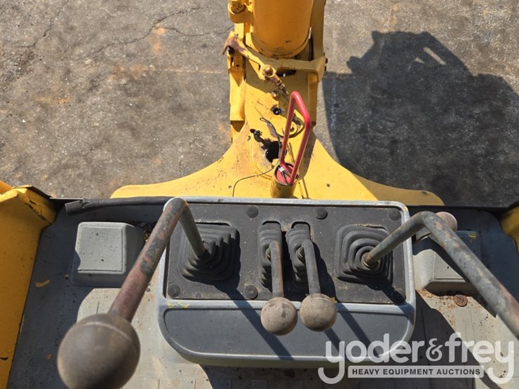caterpillar-416c-image-40