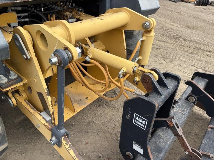 2013-deere-210k-ep-image-22