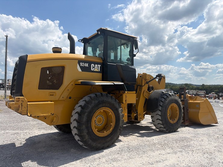 2015-caterpillar-924k-image-4