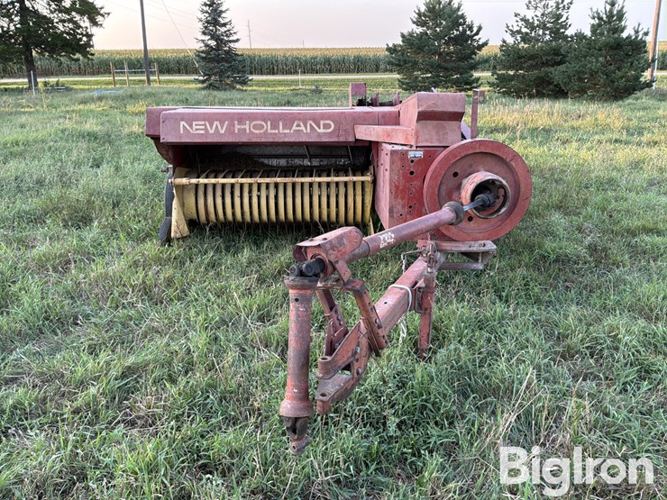 new-holland-hayliner-273-image-2