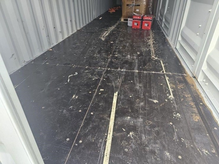 40'-shipping-container-image-5