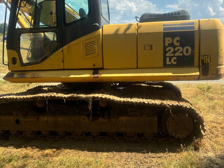 komatsu-pc220-lc-image-6