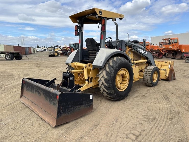 2013-deere-210k-ep-image-3