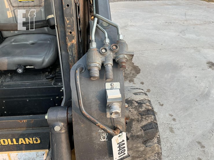 2016-new-holland-l228-image-11