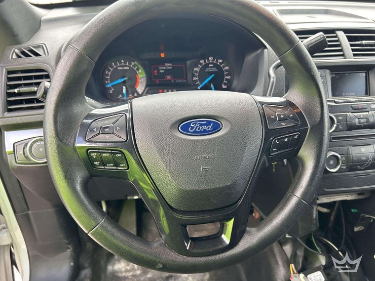 2018-ford-explorer-image-15