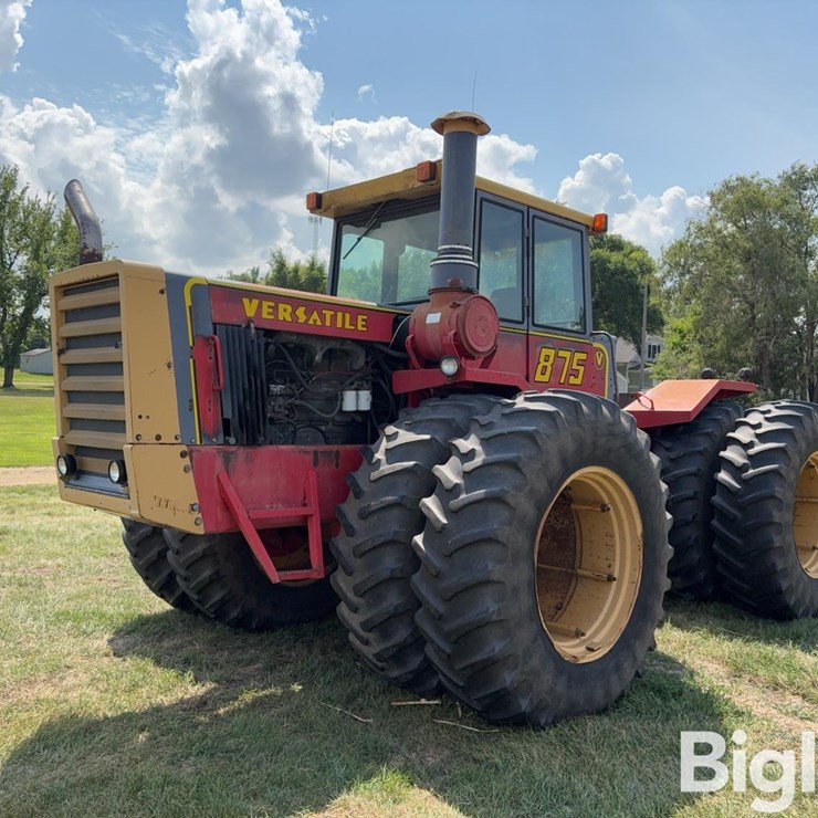 1979 VERSATILE 875