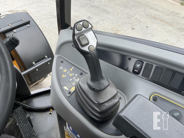 2024-jcb-407-image-13