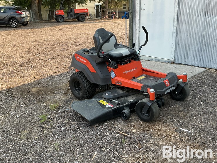 husqvarna-z-254f-zero-turn-lawn-mower-image-3
